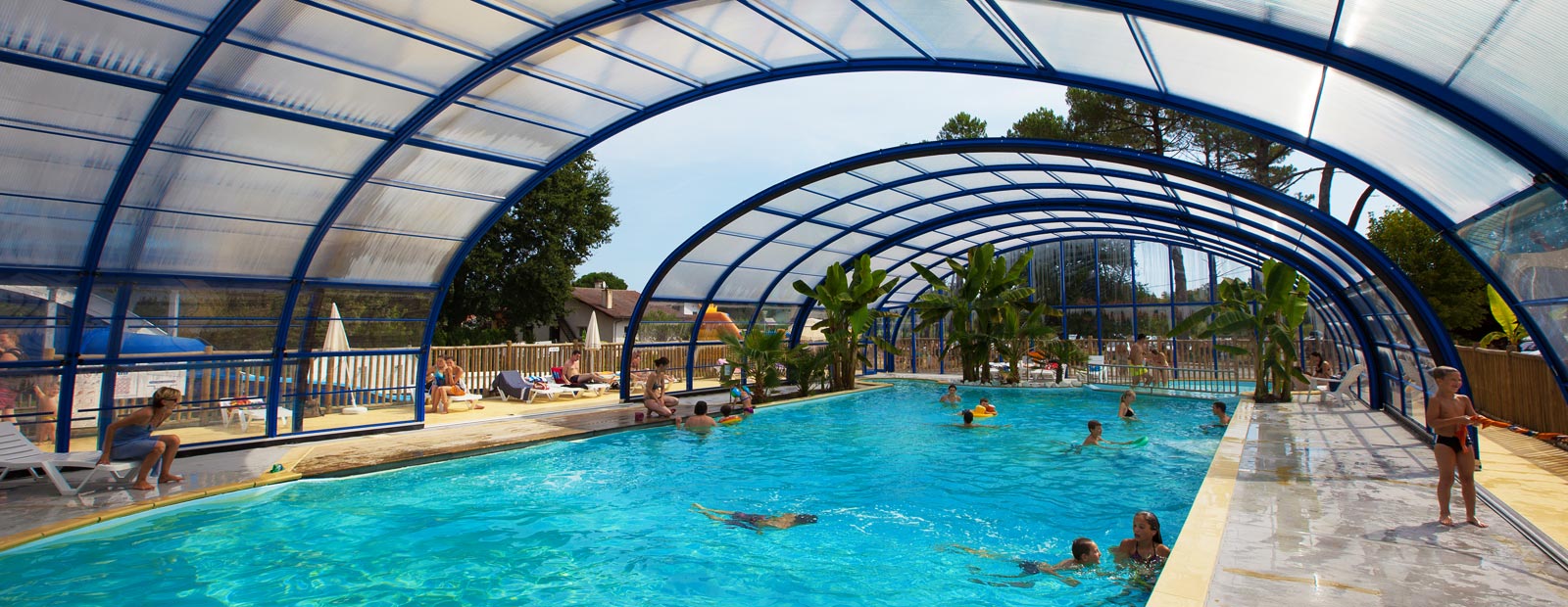 Quelles sont les caractéristiques du camping 4 étoiles les Landes Bleues ?