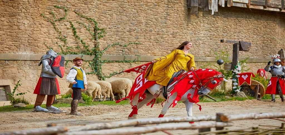 Camping, une belle façon de vivre les spectacles du Puy du Fou