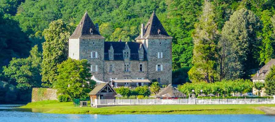 Camping en bord de rivière : les sites intéressants en Dordogne