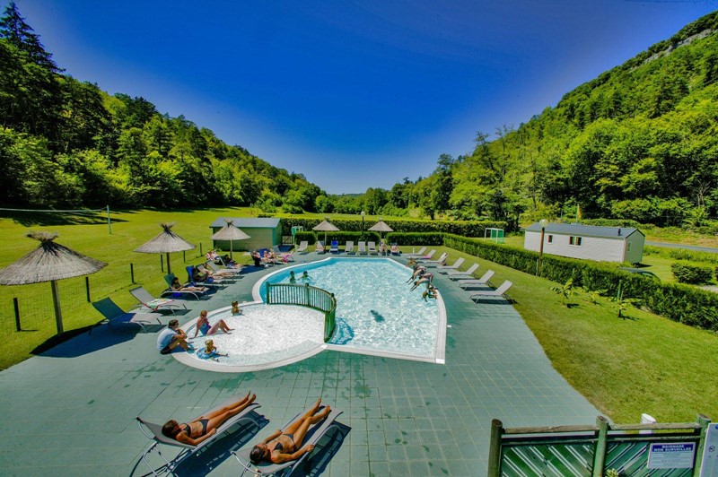 Comment camper à peu de frais en Dordogne ?
