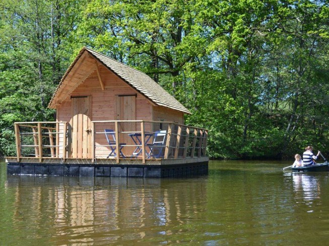 Cabane sur l&rsquo;eau : un logement atypique où passer un séjour original